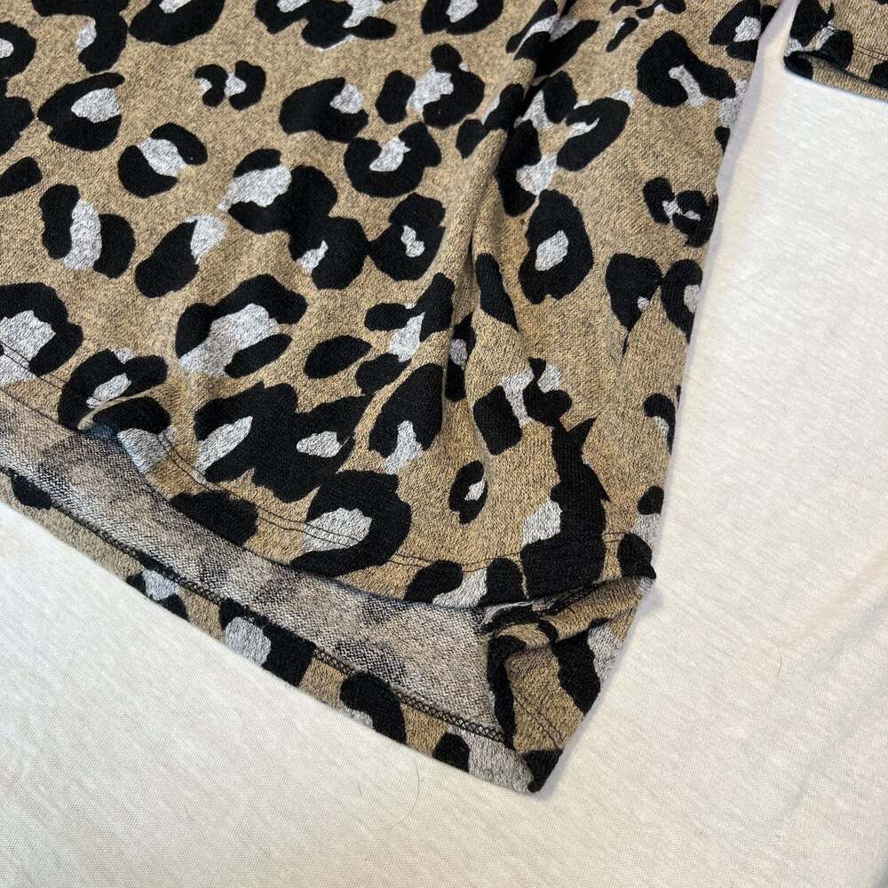 Heimish U.S.A  Women's Mini‎ Dress Cheetah Print Size XL, VNeck, Pockets - Picture 5 of 12